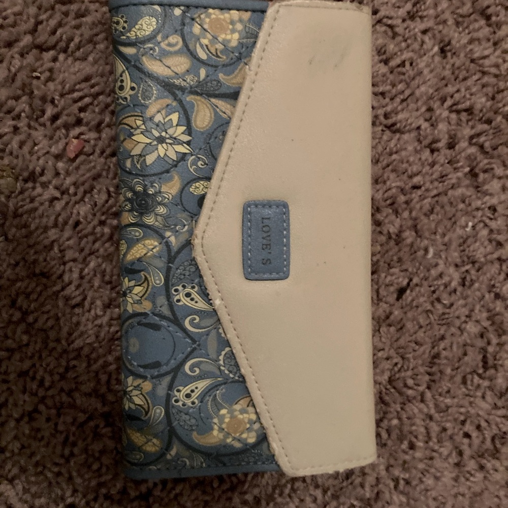 Loves wallet
